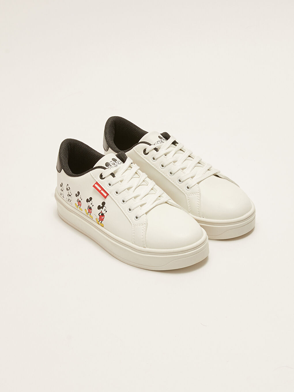 Beyaz Mickey Mouse Lisanslı Bağcıklı Kadın Spor Ayakkabı