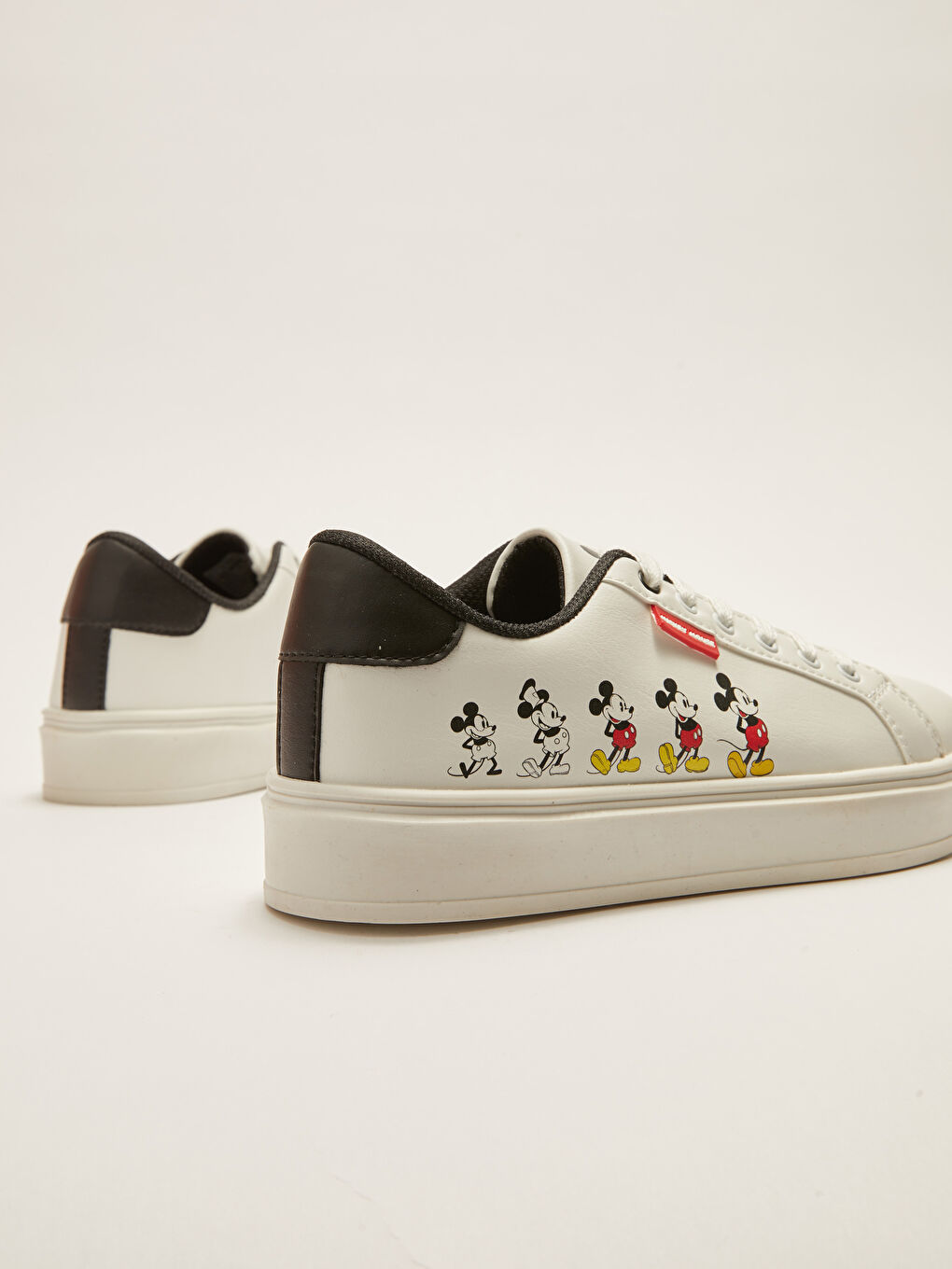 Beyaz Mickey Mouse Lisanslı Bağcıklı Kadın Spor Ayakkabı-2
