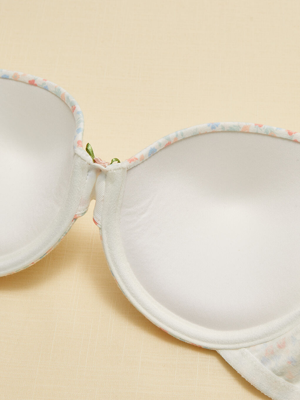 Beyaz Balenli Yarım Dolgulu Çiçekli Tişört Sütyen-2