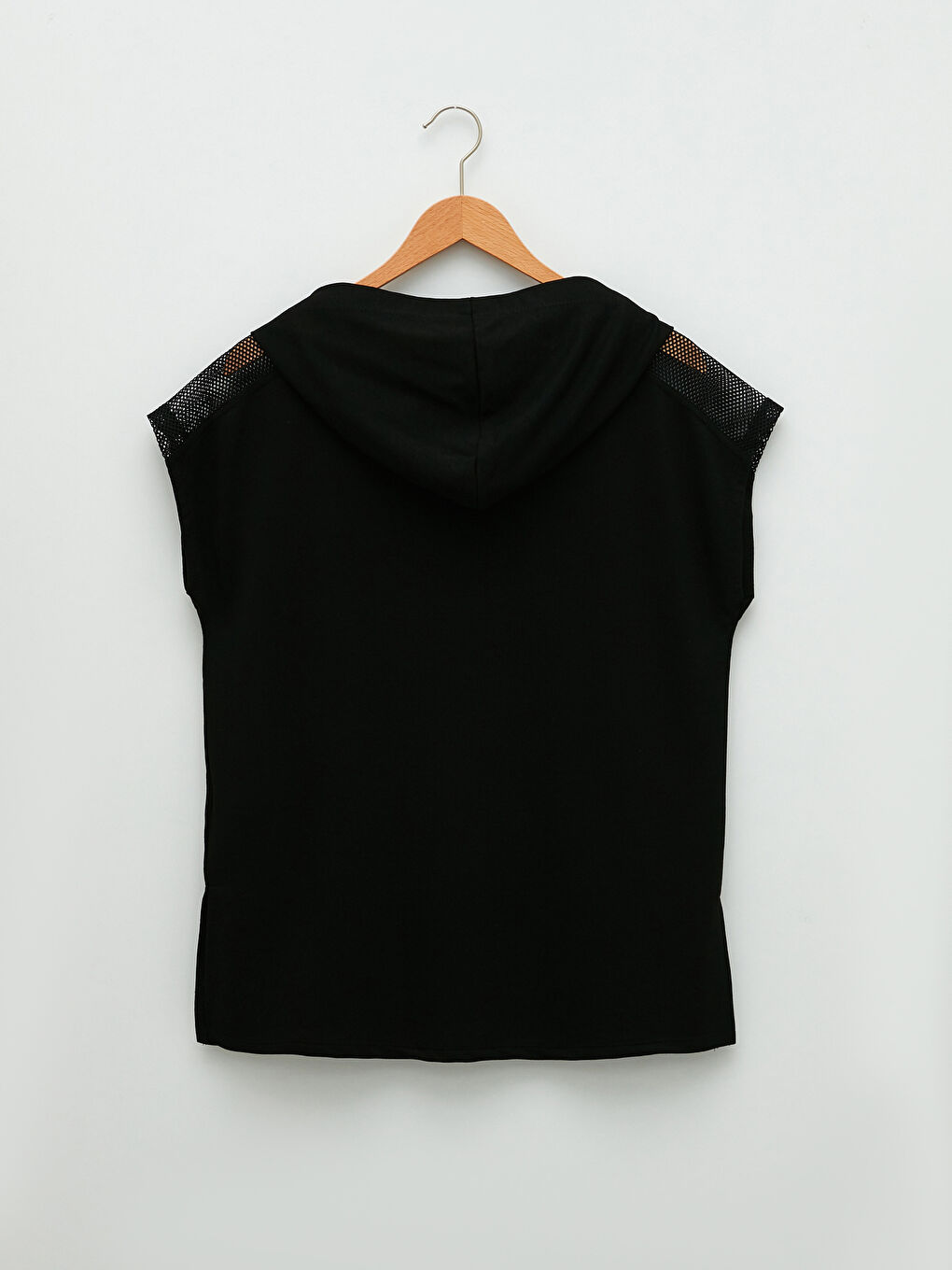 Siyah Kapüşonlu File Detaylı Kadın Spor Tişört-6