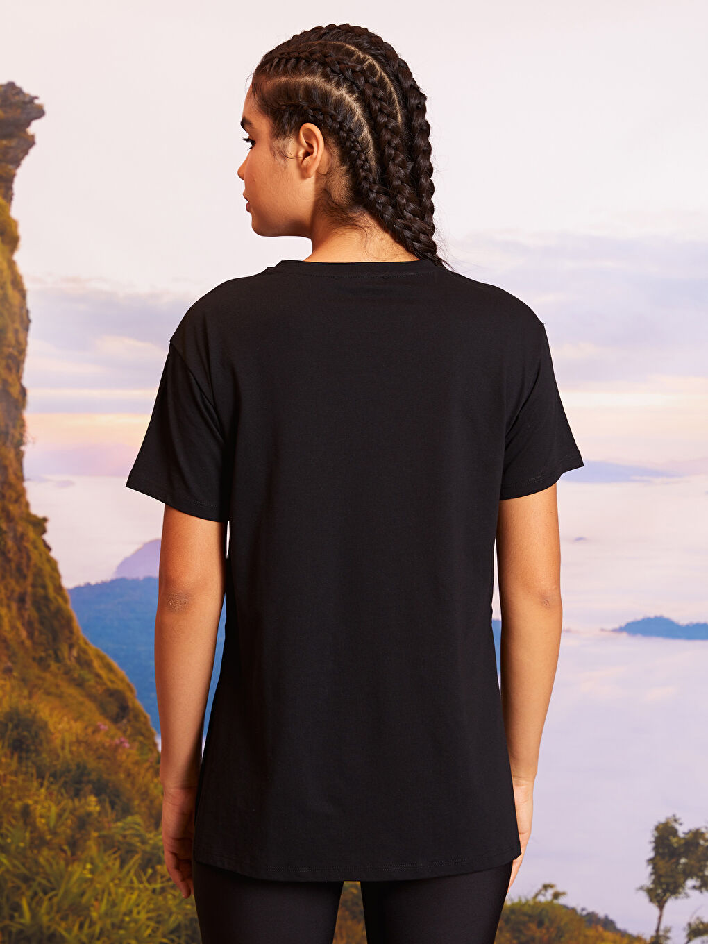 Siyah Bisiklet Yaka Düz Kısa Kollu Kadın Spor Tişört-4