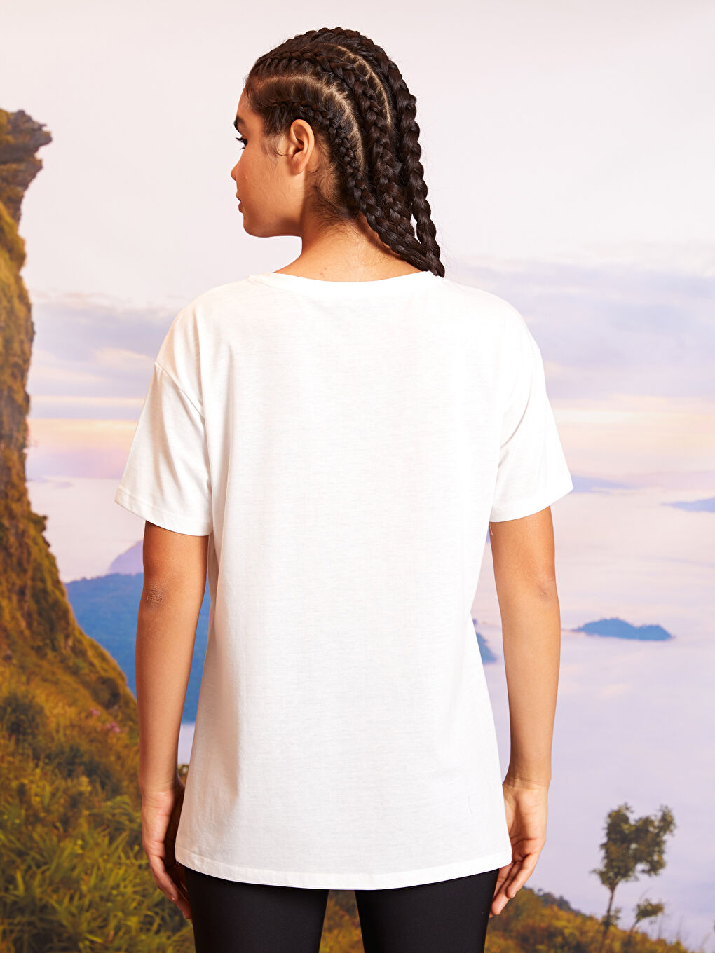 تيشيرت رياضي نسائي بأكمام قصيرة سادة برقبة دائرية-4