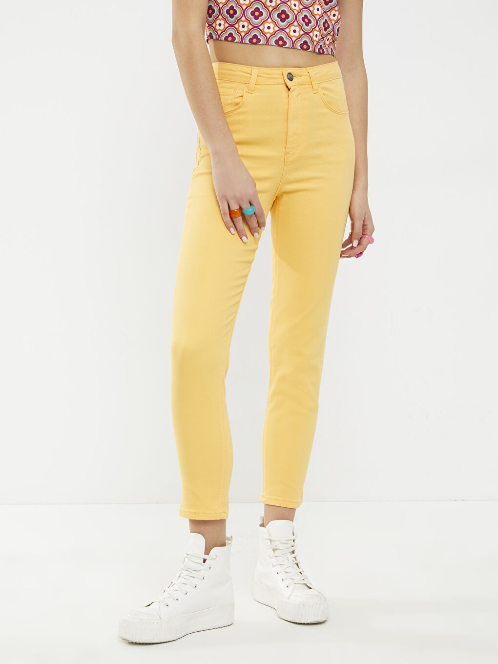 Normal Waist Slim Fit Straight Pocket Detailed Gabardine Women's Trousers-2