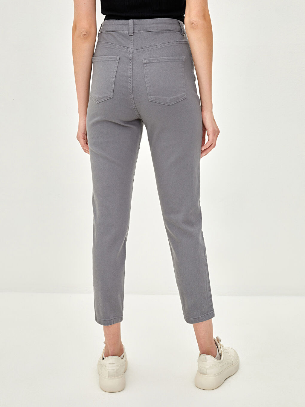 Әйелдерге арналған қалыпты бел тар пішім түзу қалта детальды саржа шалбар-3