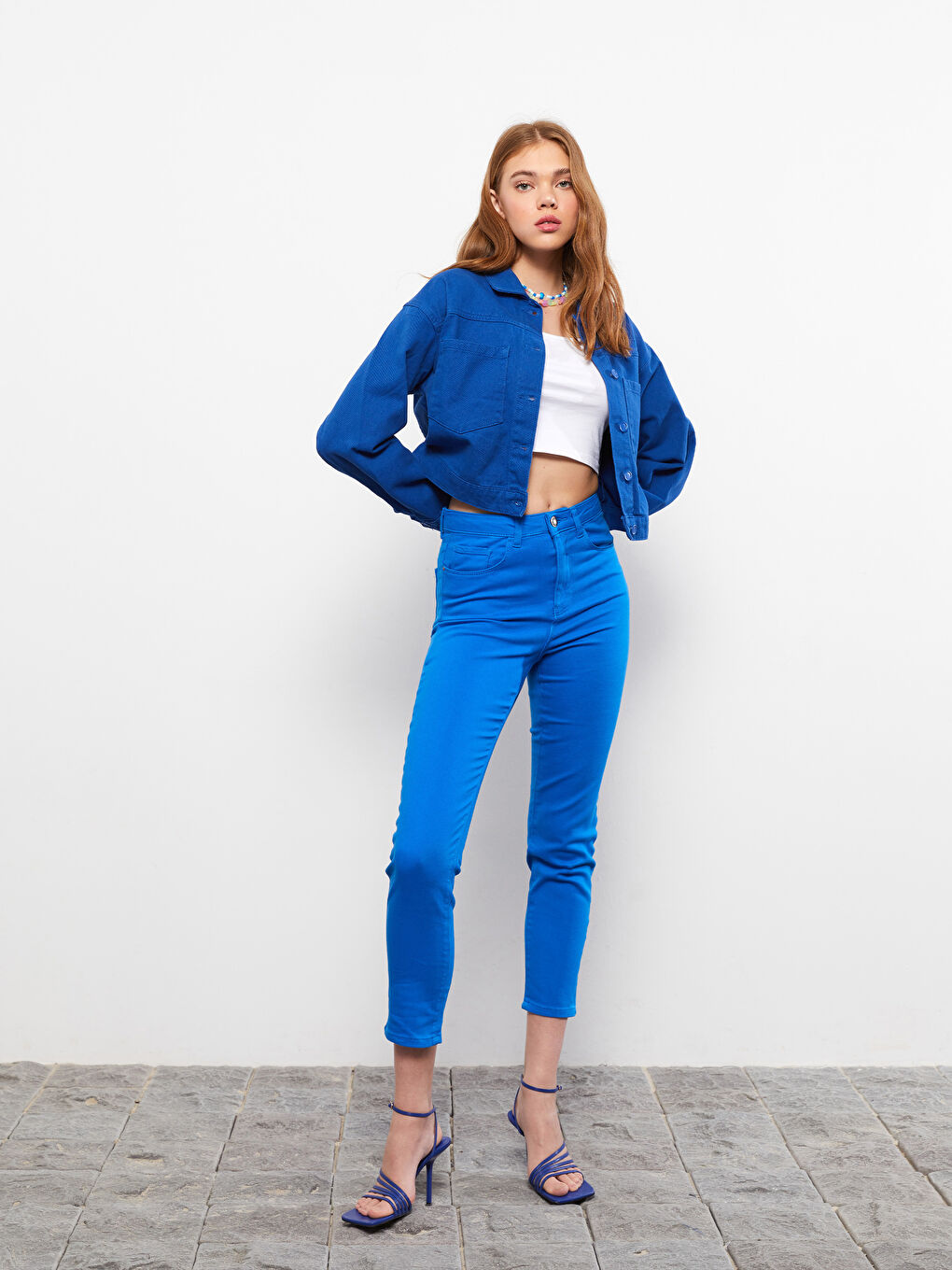 Normal Waist Slim Fit Straight Pocket Detailed Gabardine Women's Trousers