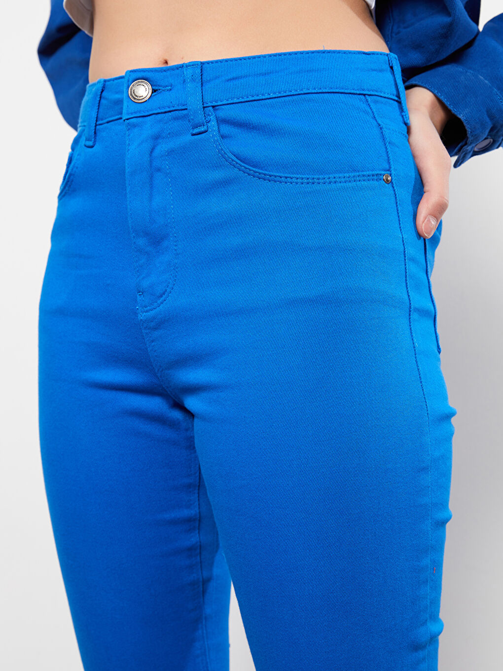 Normal Waist Slim Fit Straight Pocket Detailed Gabardine Women's Trousers-2