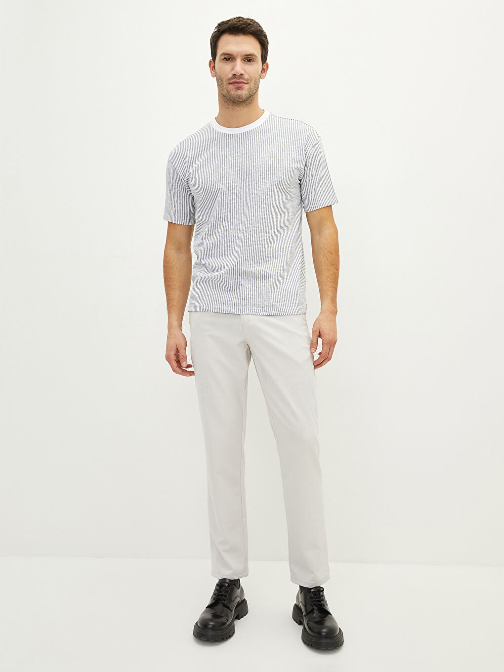 Siyah Bisiklet Yaka Kısa Kollu Çizgili Penye Erkek Tişört-2