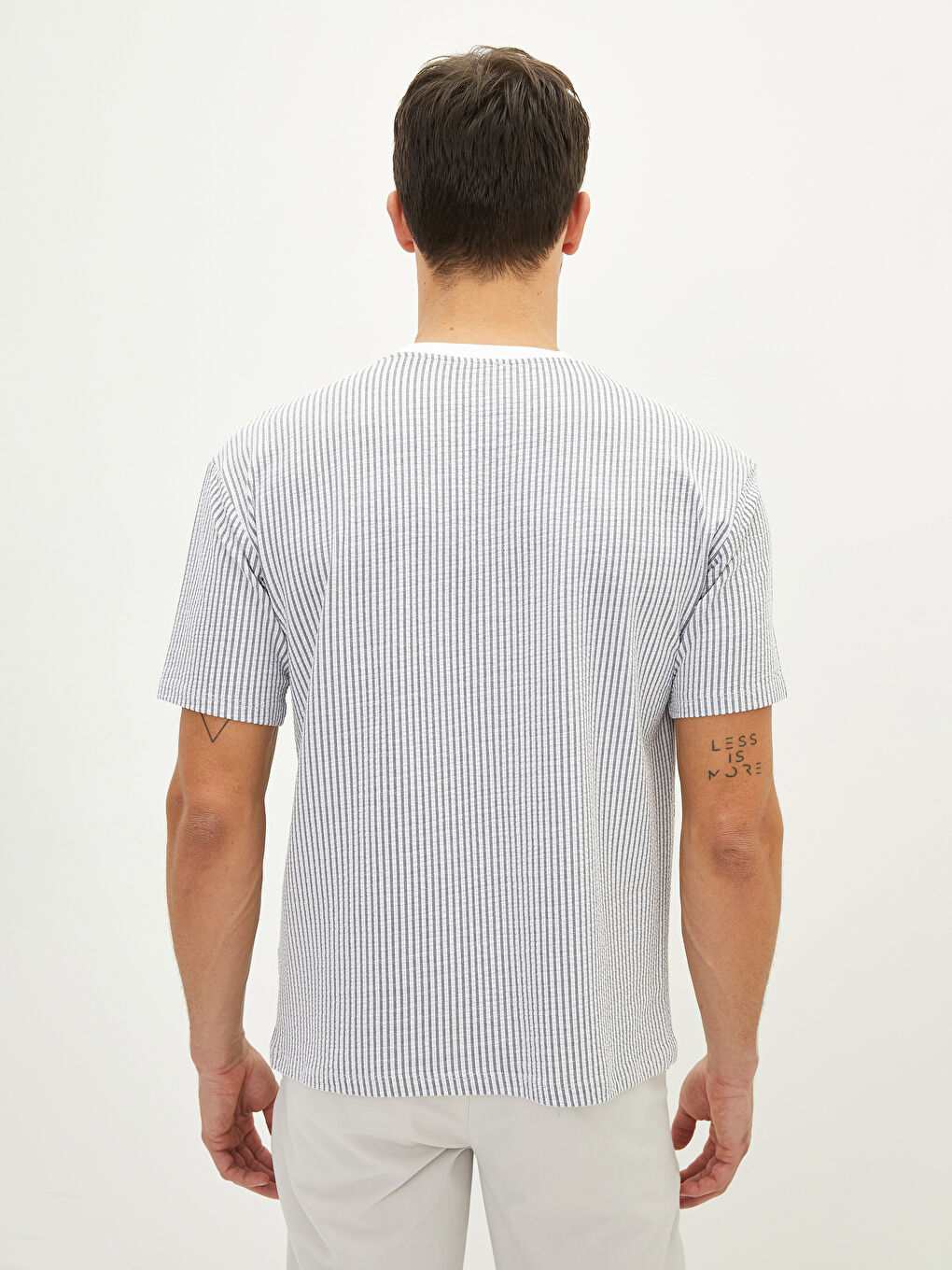 Siyah Bisiklet Yaka Kısa Kollu Çizgili Penye Erkek Tişört-4