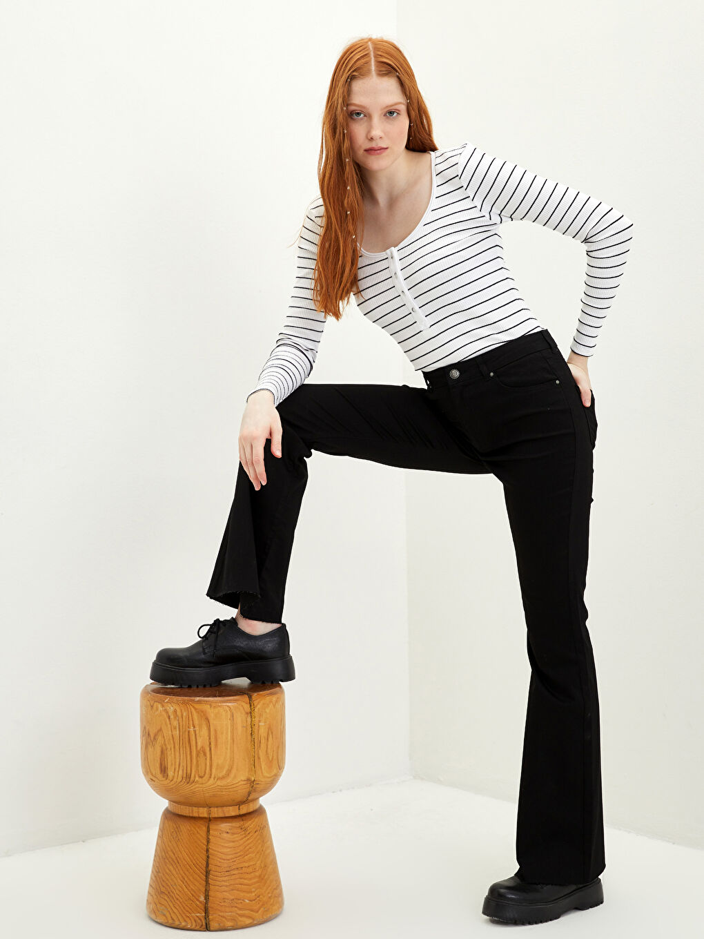 Әйелдерге арналған орта бел тар пішім желбіреген шалбар