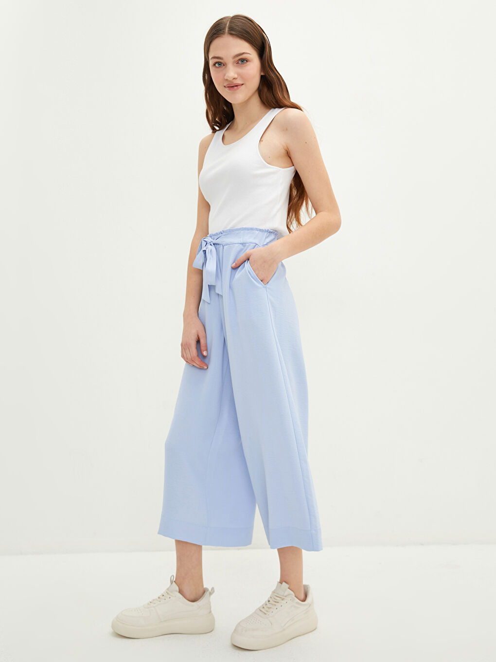 Әйелдерге арналған белінде бауымен толықтырылған резеңкелі капри шалбар-1