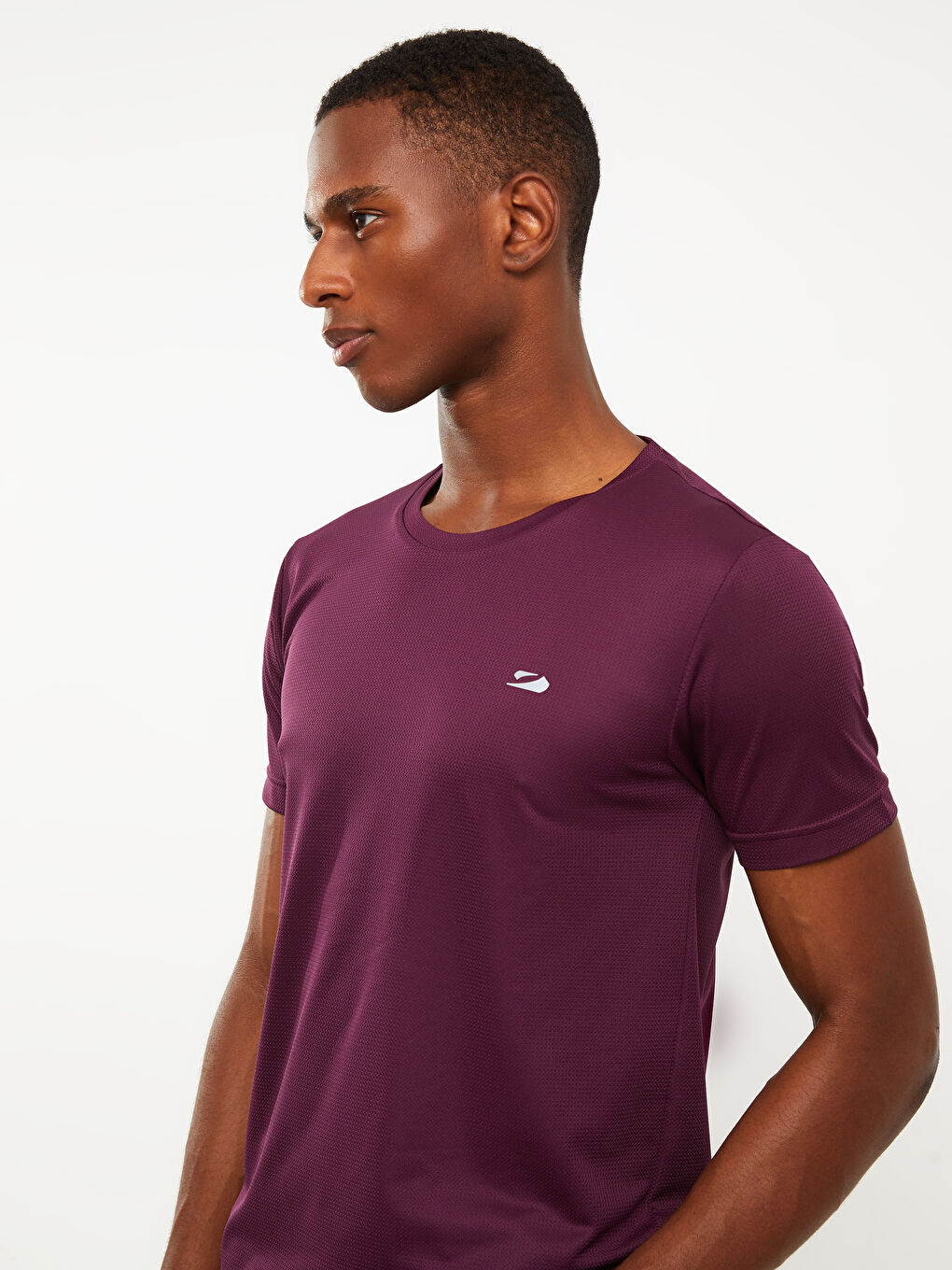 تيشيرت رياضي كم قصير بياقة دائرية للرجال