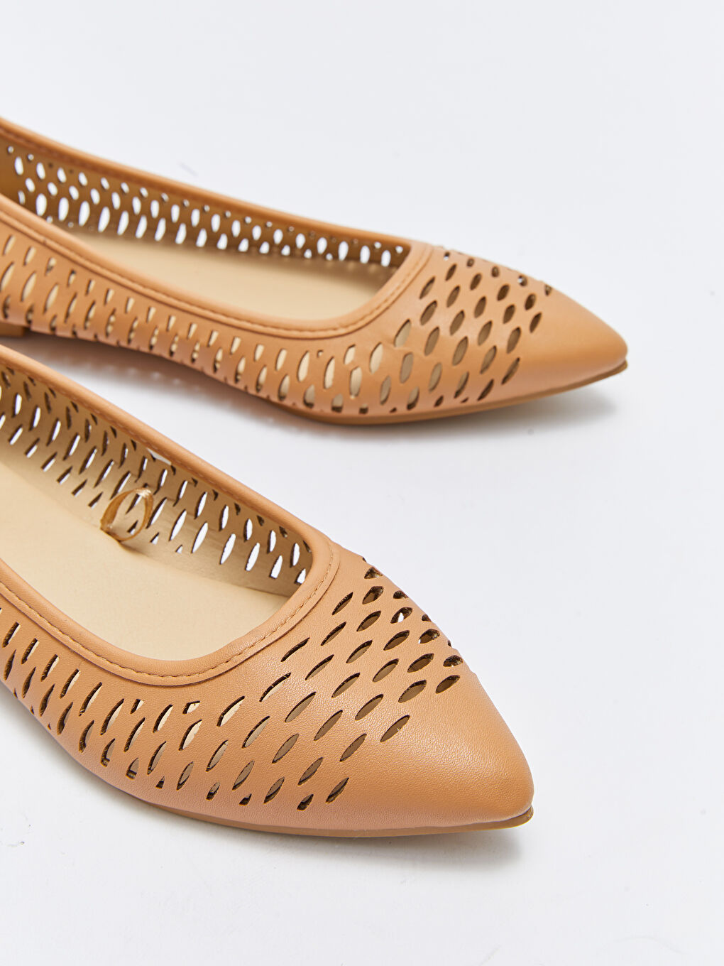 LCW STEPS Leather Look Hole Detailed Pointed Toe Women's Flats -S27339Z8-CR8