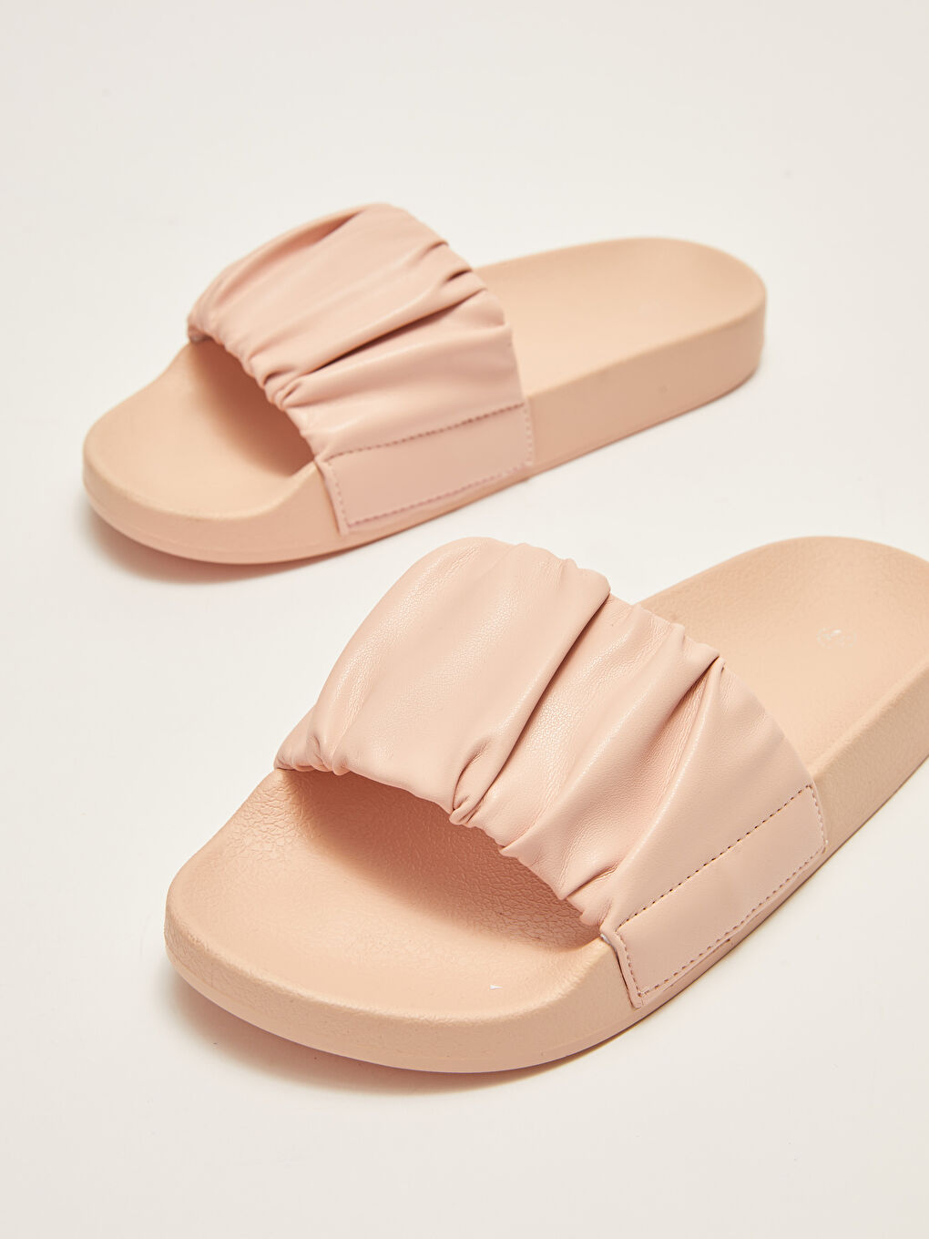 Single Band Pleated Women's Slippers-4