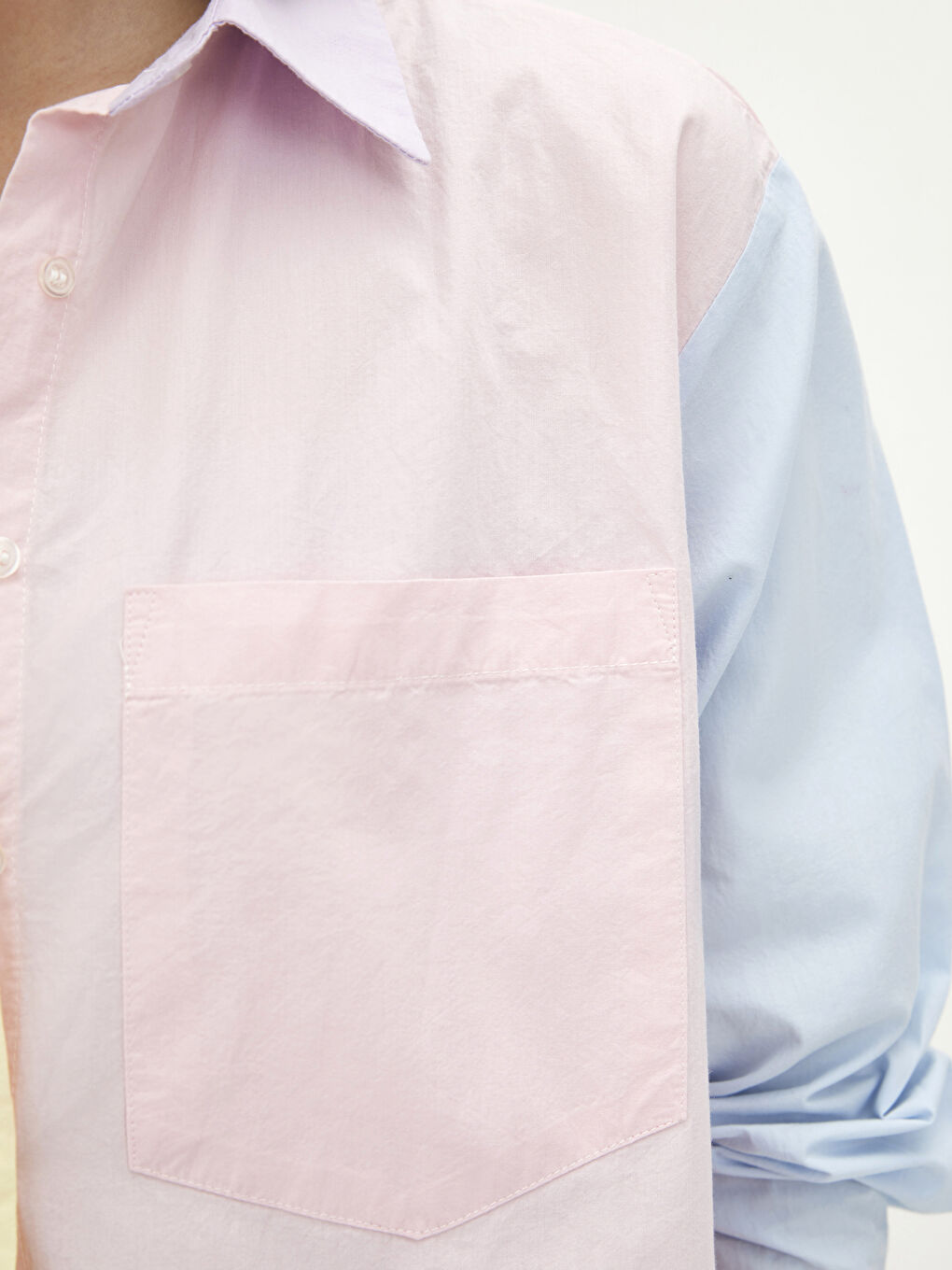 Chemise pour Femmes en Popeline à Rayures avec Fermeture à Boutons sur le Devant et Manches Longues-3