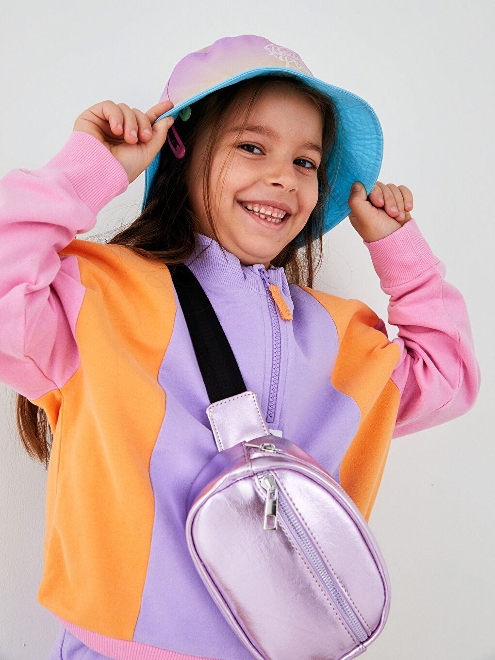 قبعة دلو مطبوعة للبنات