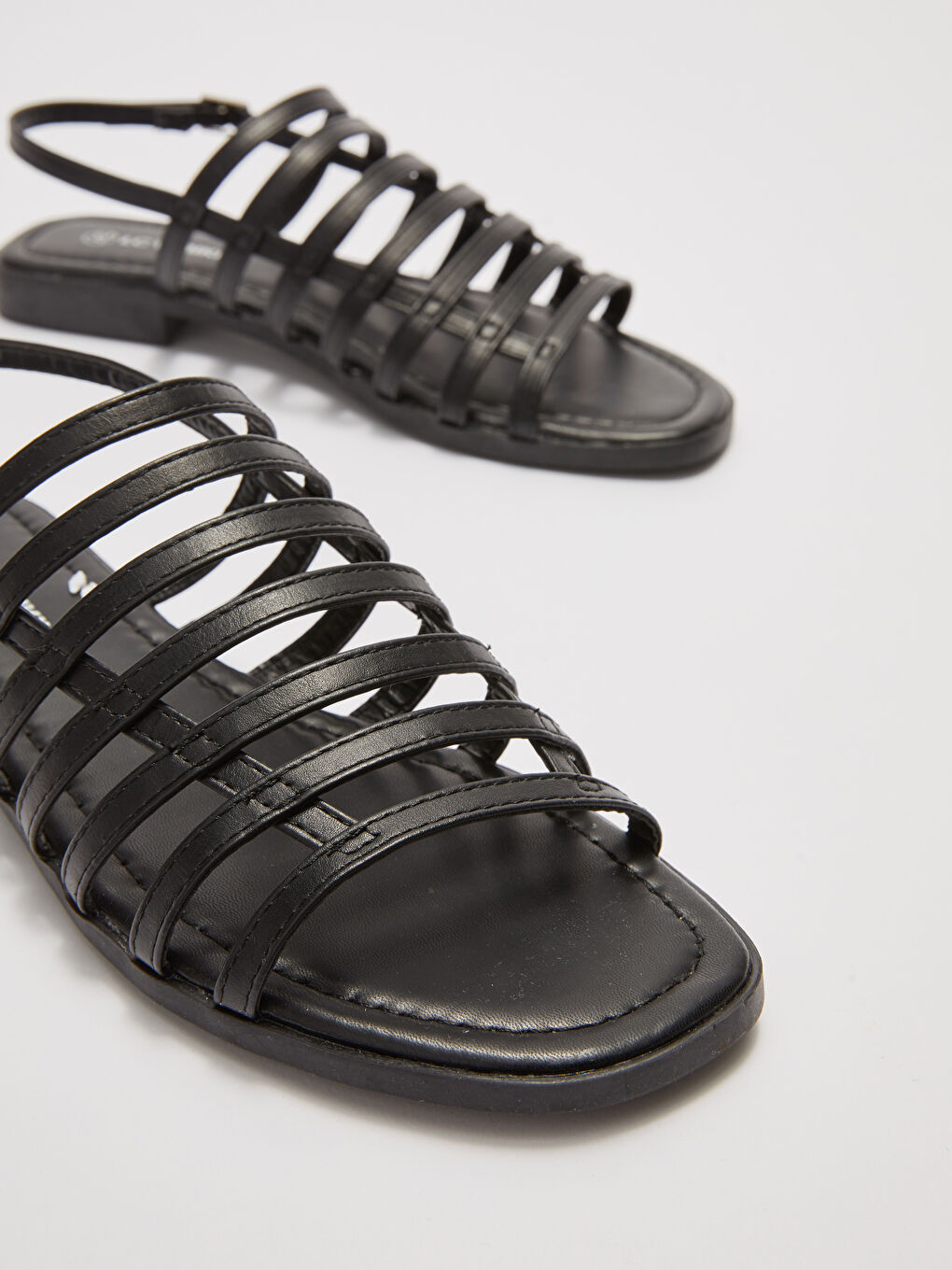 LC Waikiki Leather Look Buckle Detailed Women's Sandals -S27468Z8-HUC