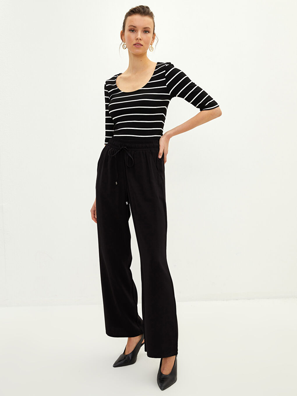 LCWAIKIKI Basic Elastic Waist Comfortable Fit Pocket Detailed Viscose Women's Trousers -S27489Z8-CVL