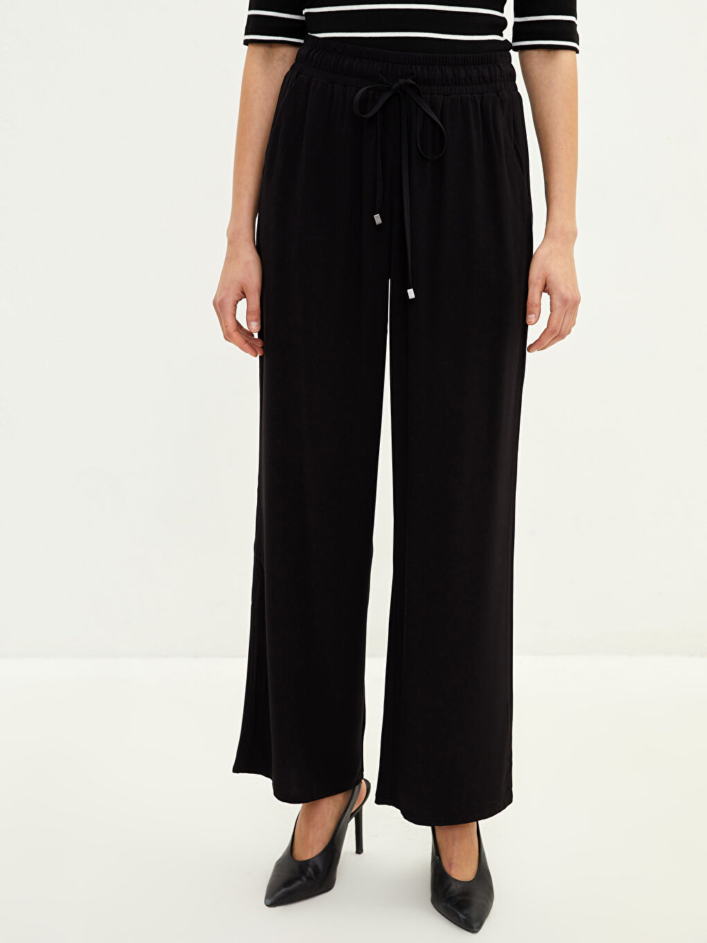 LCWAIKIKI Basic Elastic Waist Comfortable Fit Pocket Detailed Viscose Women's Trousers -S27489Z8-CVL