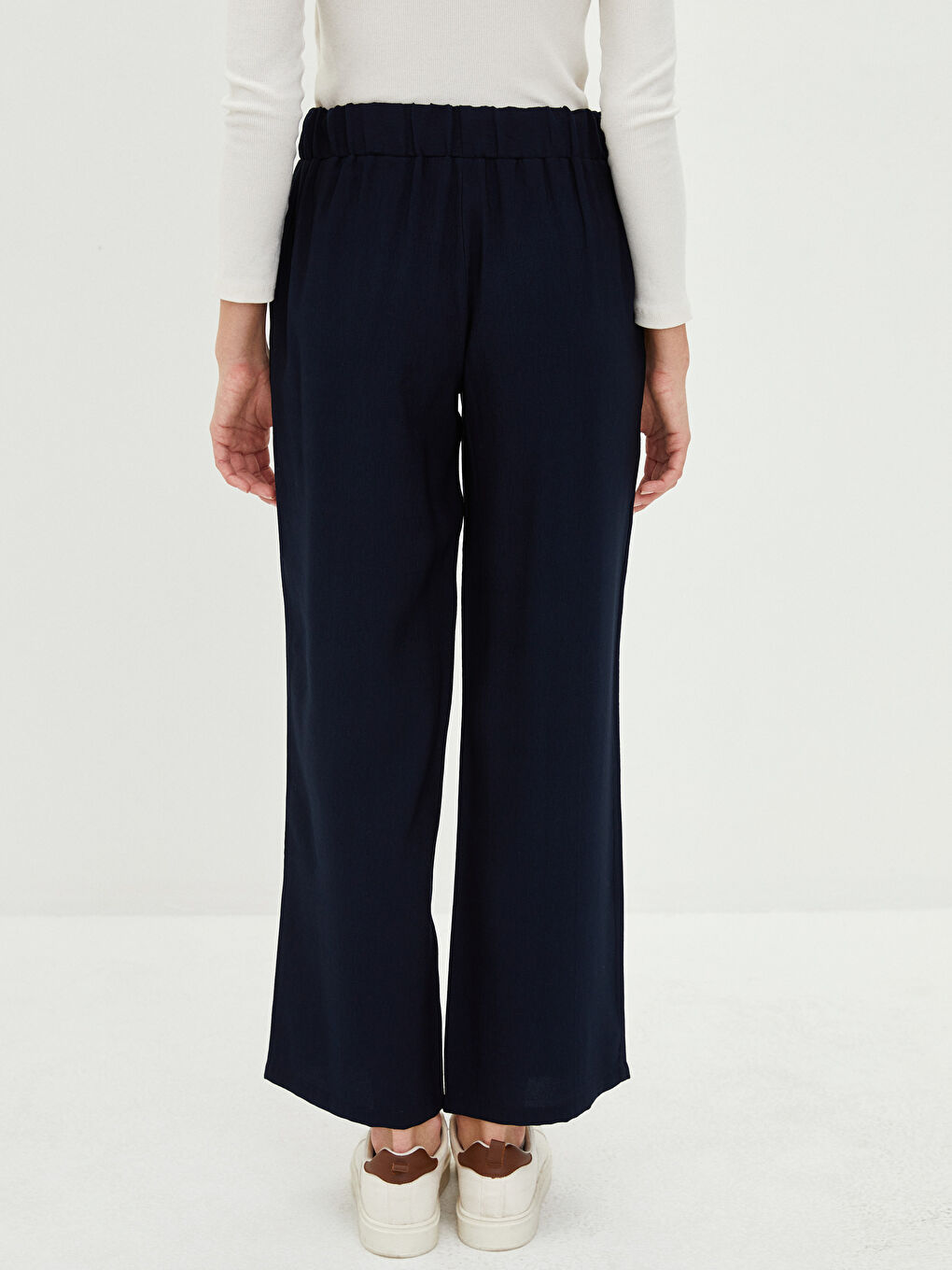 Lacivert Beli Lastikli Rahat Kalıp Cep Detaylı Kadın Pantolon-2