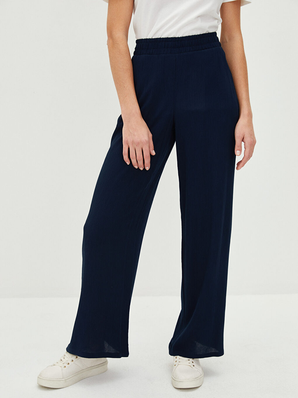 LCWAIKIKI Basic Pantalone od viskoze za žene sa elastičnim strukom, ravnim krojem i džepovima -S27491Z8-E1J