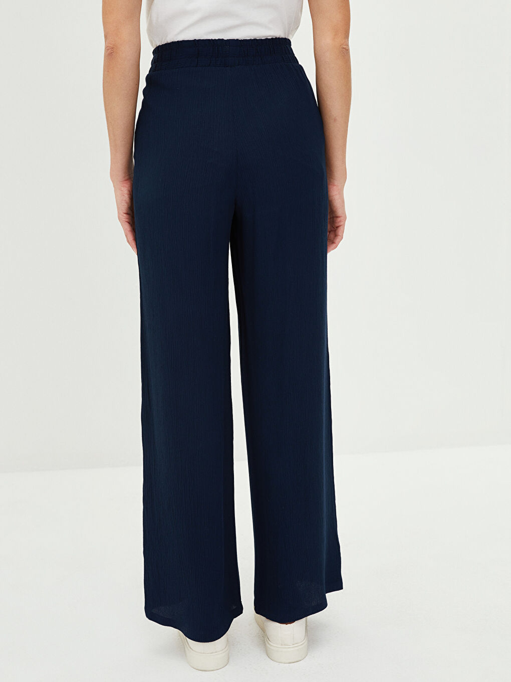 LCWAIKIKI Basic Pantalone od viskoze za žene sa elastičnim strukom, ravnim krojem i džepovima -S27491Z8-E1J