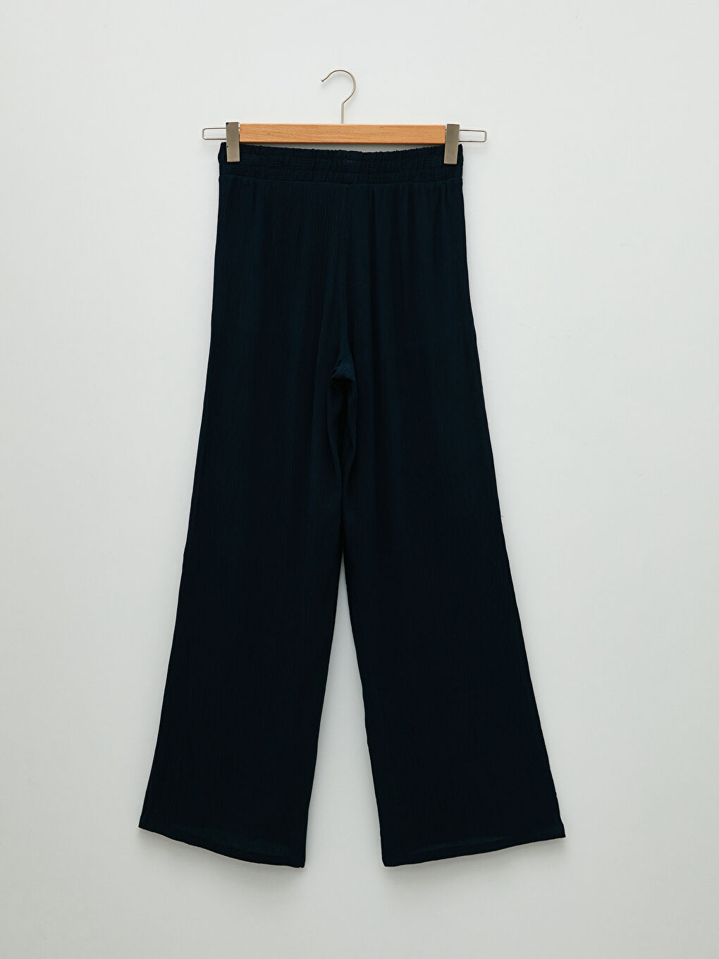 LCWAIKIKI Basic Pantalone od viskoze za žene sa elastičnim strukom, ravnim krojem i džepovima -S27491Z8-E1J
