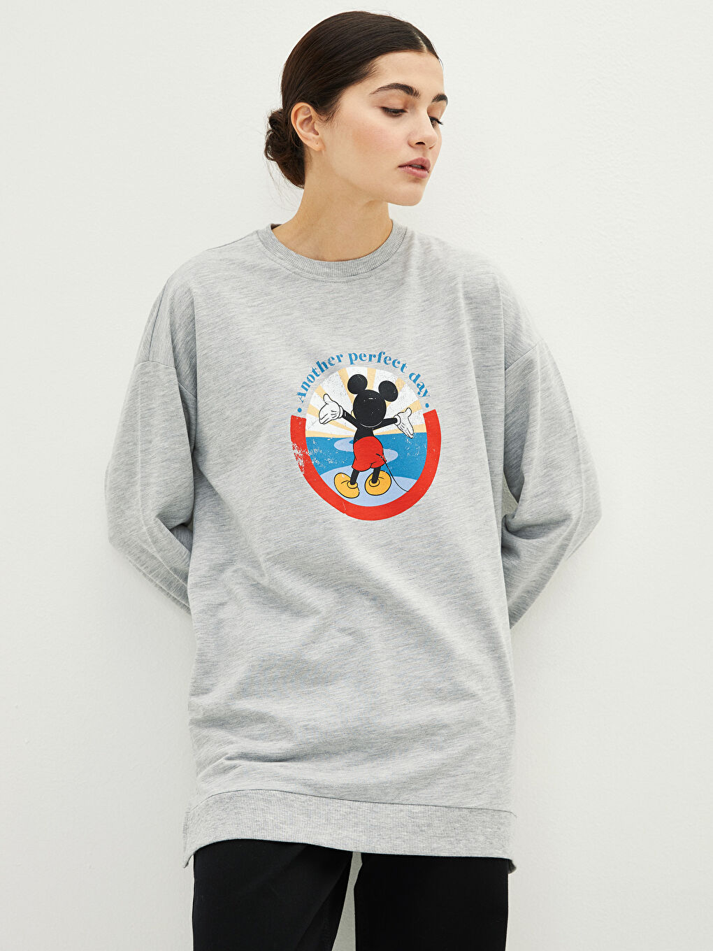 Crew Neck Mickey Mouse Printed Long Sleeve Ovesize Women's Sweatshirt Tunic