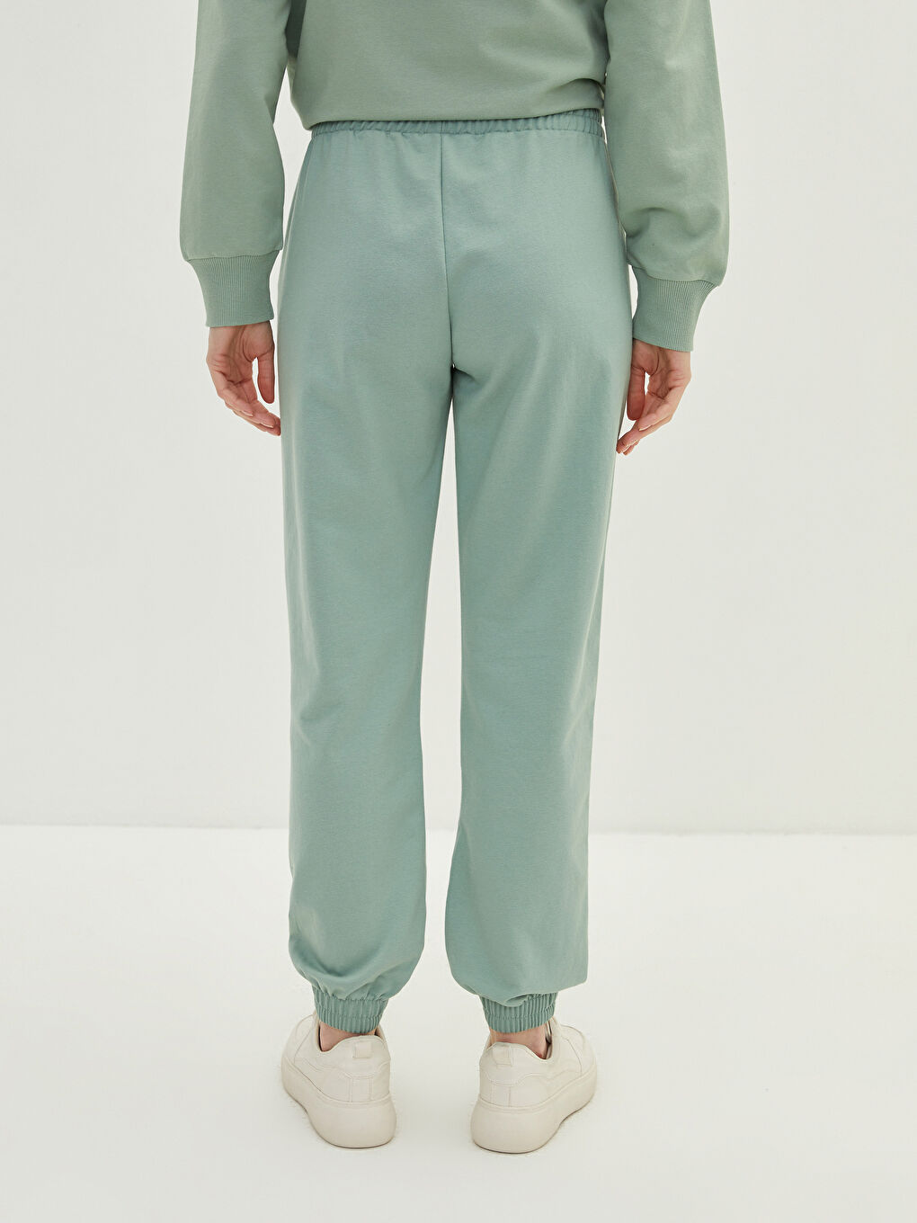 Women's Elasticated Waist Plain Jogger Sweatpants-4