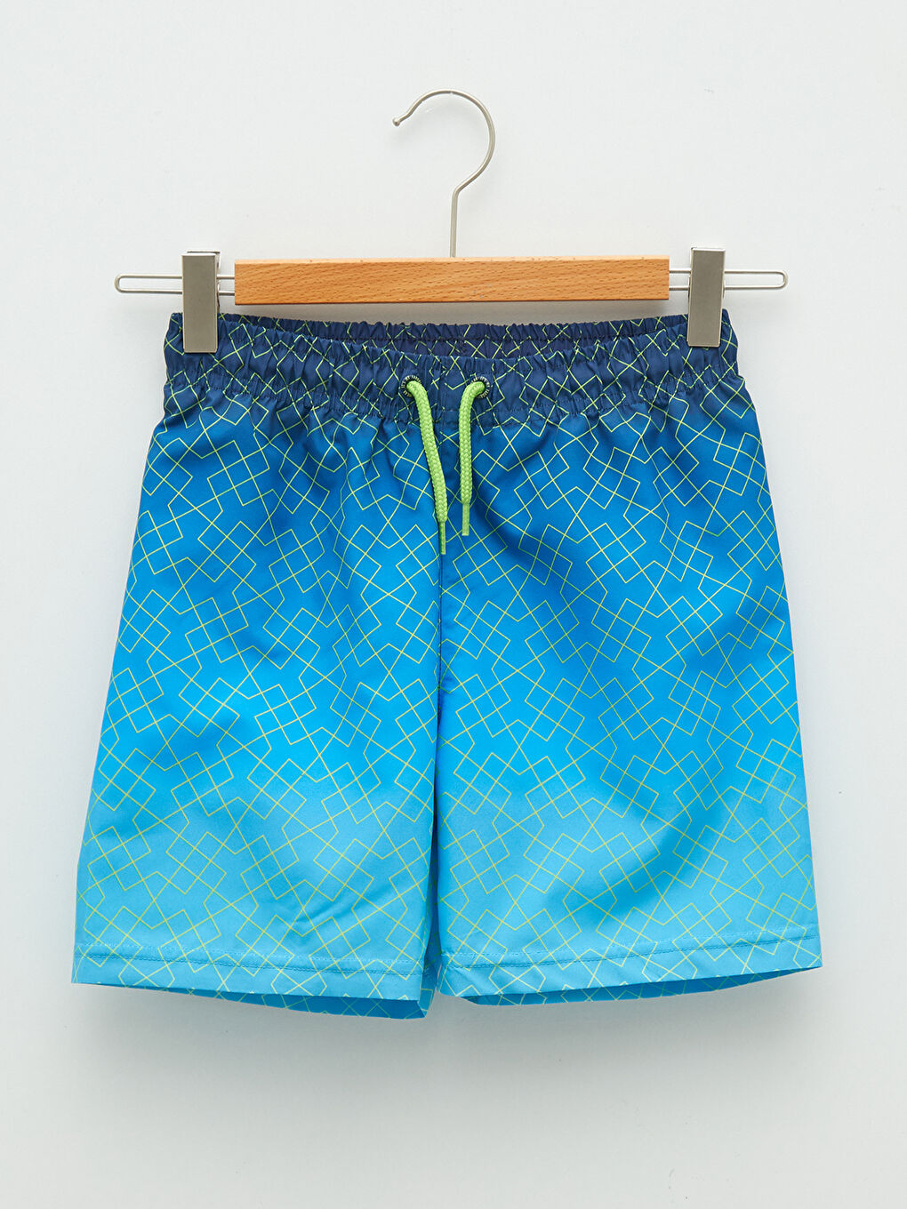 شورت سباحة للأولاد بلوك الألوان بتجفيف سريع مع خصر مطاطي
