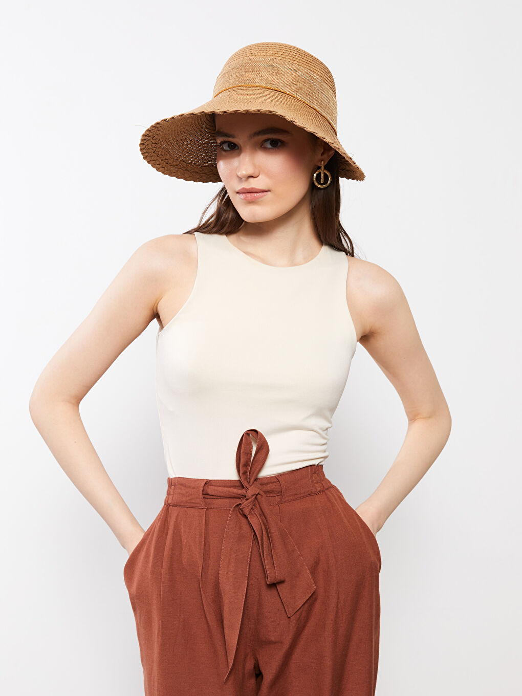 Pălărie cu vizieră de paie detaliată cu panglică pentru femei-1