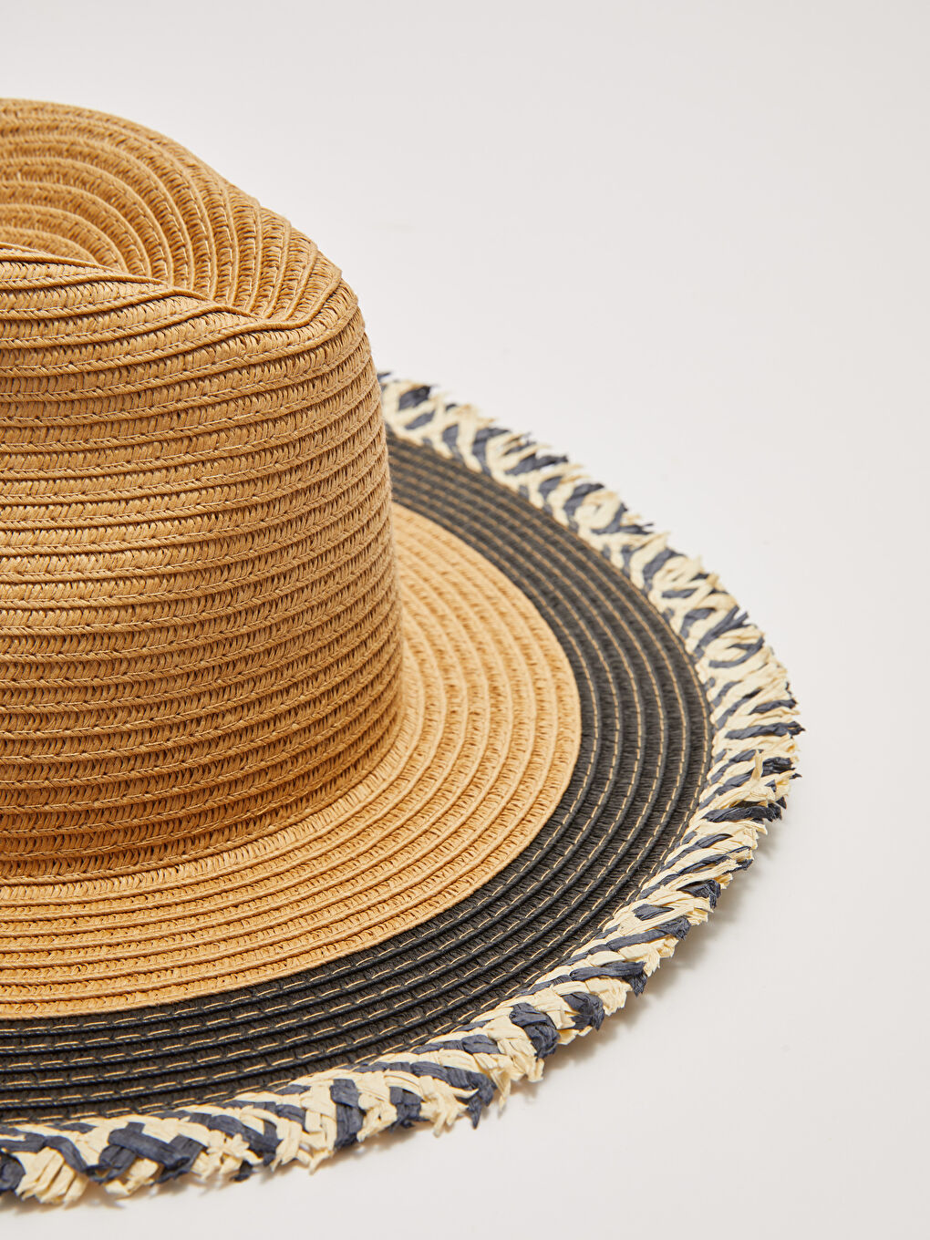 Bej Renk Bloklu Kadın Hasır Fötr Şapka-3