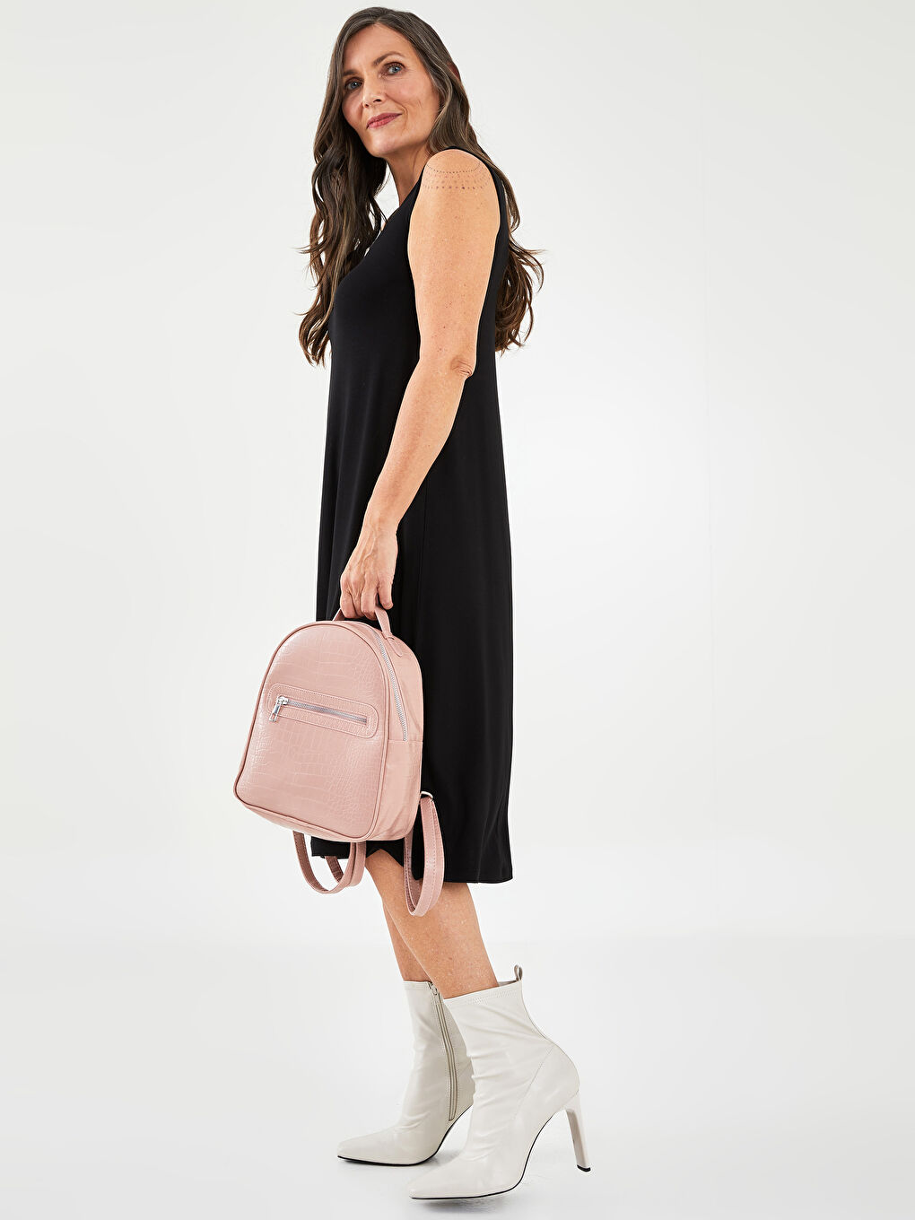 Pembe Deri Görünümlü Kendinden Desenli Kadın Sırt Çantası-1