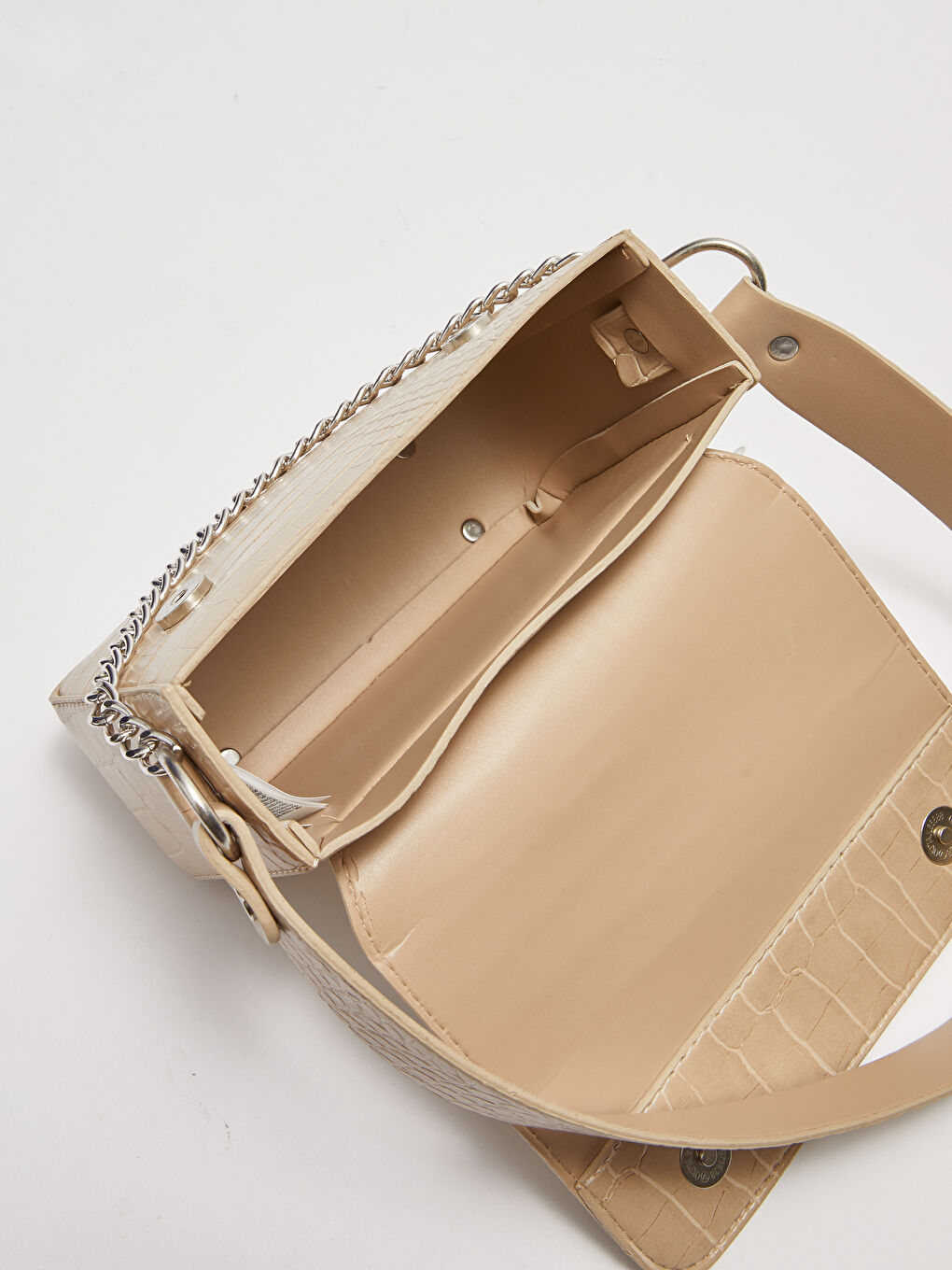 Bej Deri Görünümlü Kendinden Desenli Zincir Detaylı Kadın Baget Çanta-3