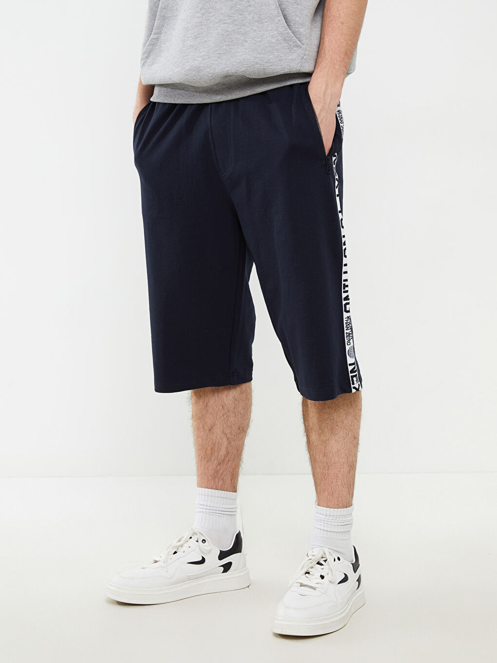 Lacivert Standart Kalıp Baskılı Erkek Şort-2