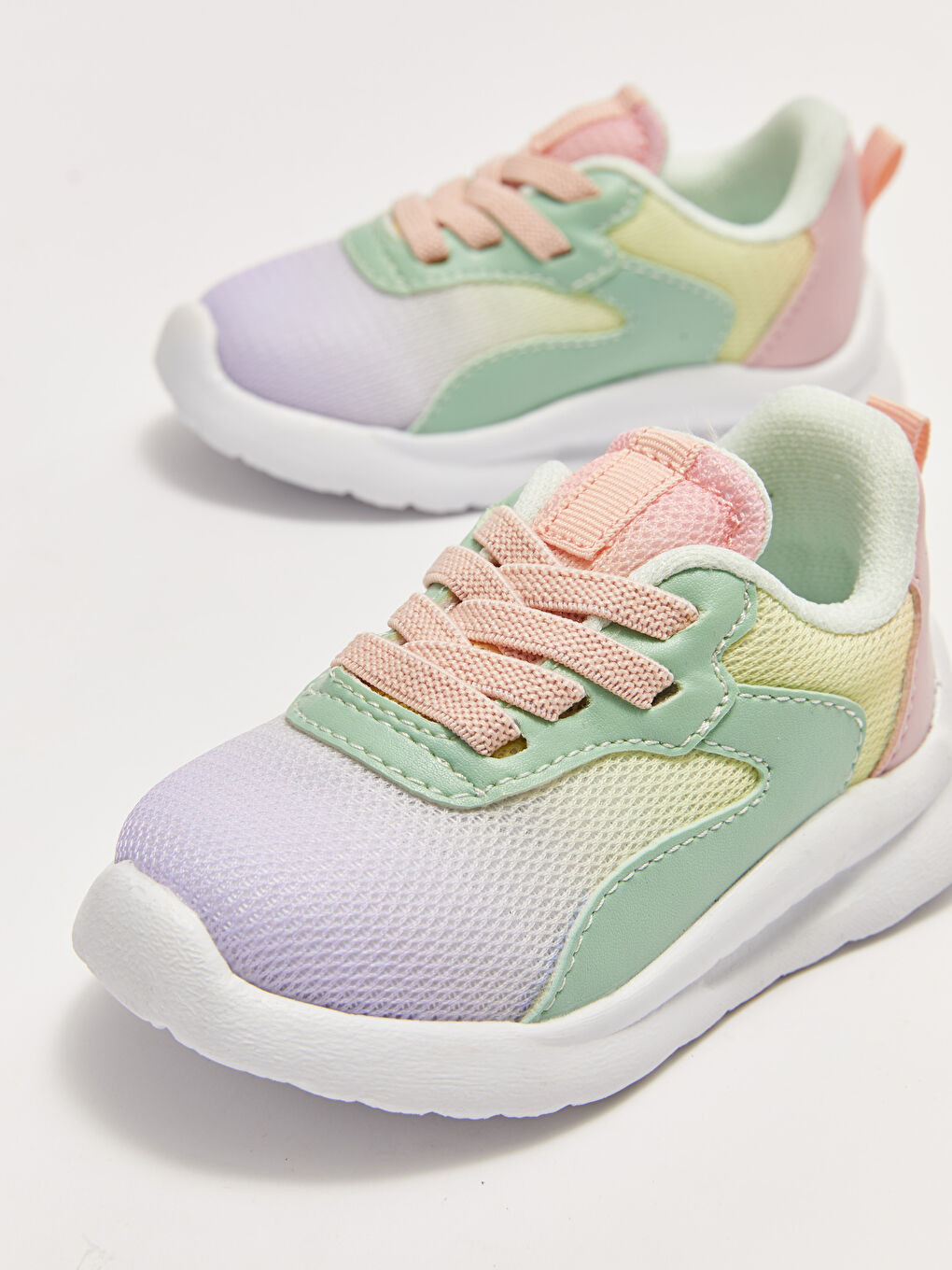 أحذية رياضية بناتي رضع برباط ونعل سميك للمشي-2