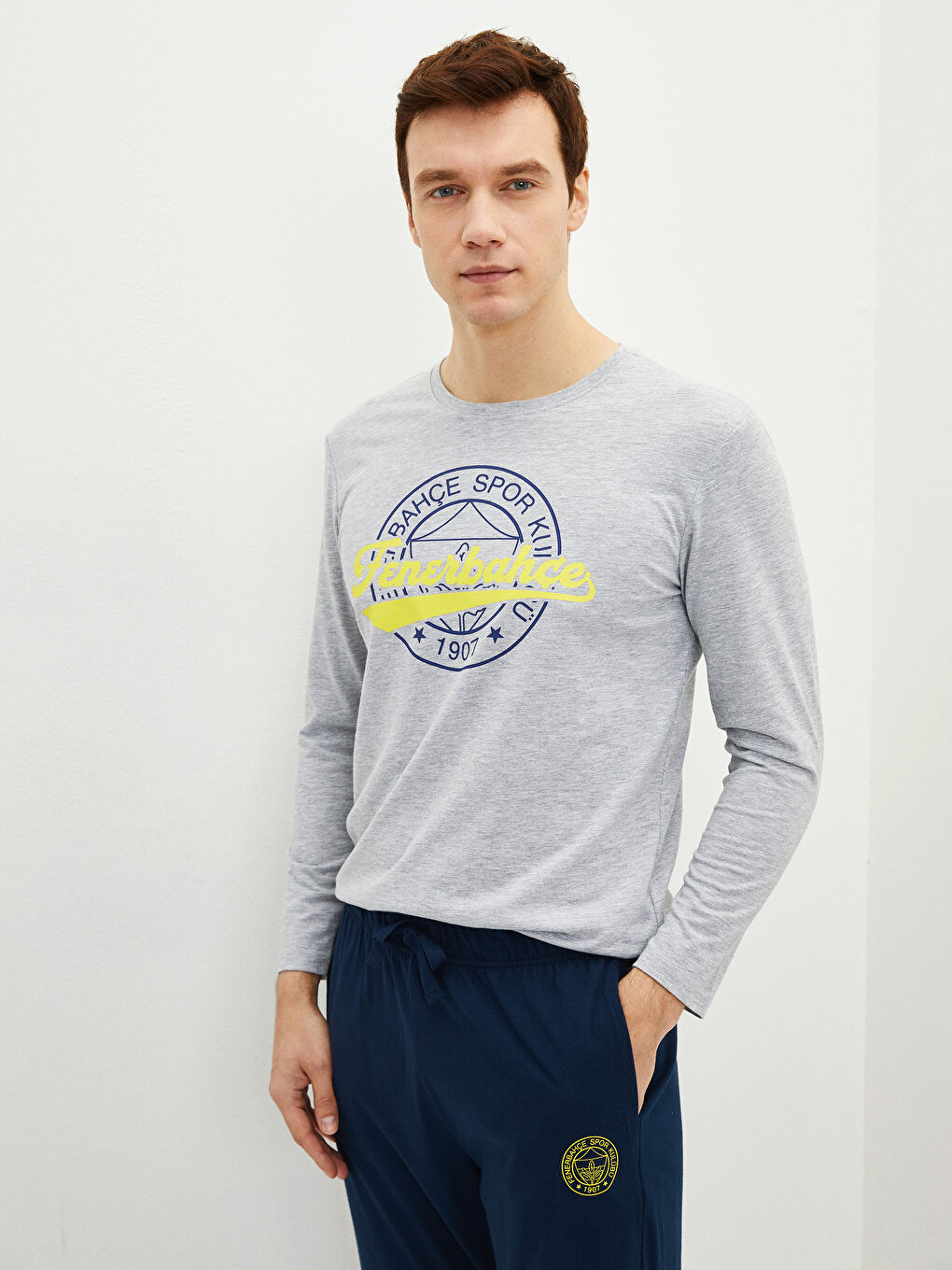 Gri Standart Kalıp Fenerbahçe Baskılı Erkek Taraftar Pijama Takımı-2