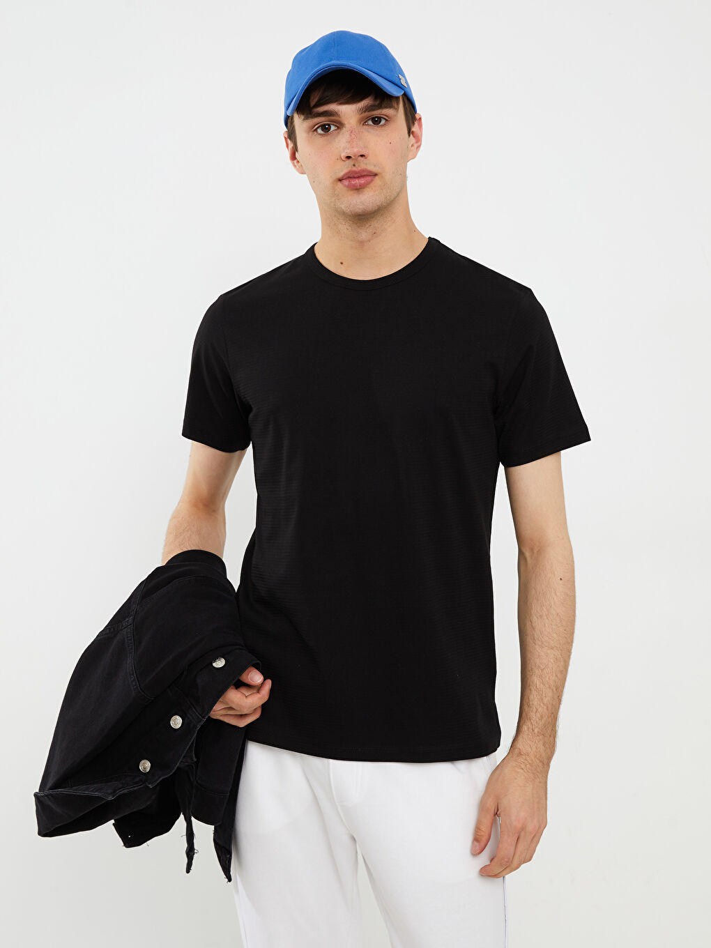 Siyah Bisiklet Yaka Kısa Kollu Basic Penye Erkek Tişört-1