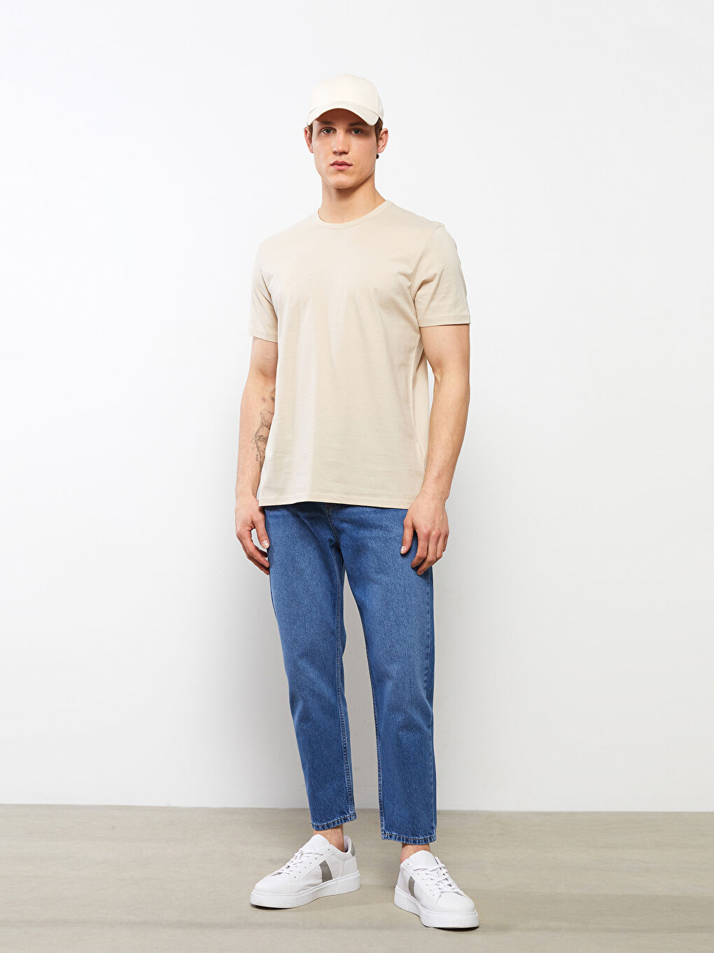 Bej Bisiklet Yaka Kısa Kollu Basic Penye Erkek Tişört-1