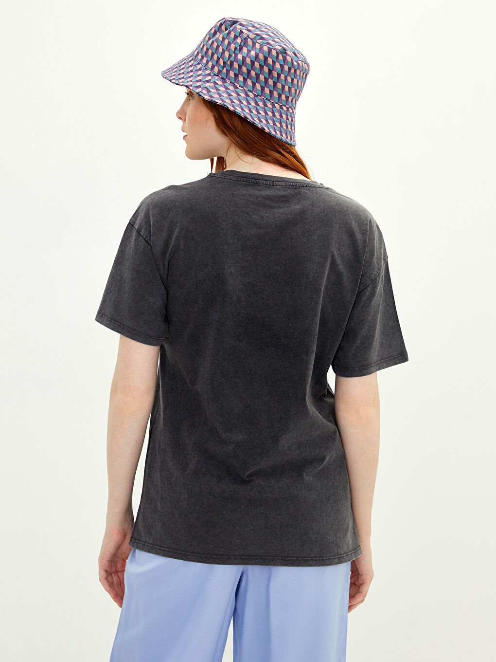 Antrasit Bisiklet Yaka Baskılı Kısa Kollu Pamuklu Kadın Tişört-3