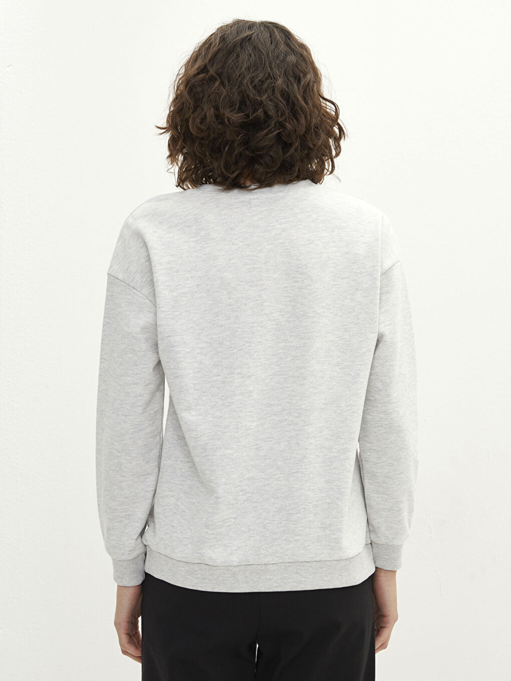 سویتشێرت قۆڵ درێژ چاپکراوی یه‌خه‌ خڕ بۆ ژنان-4