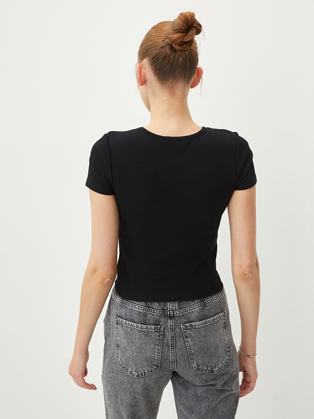 تي شيرت قطن ياقة دائرية مستقيم كم قصير للسيدات-4