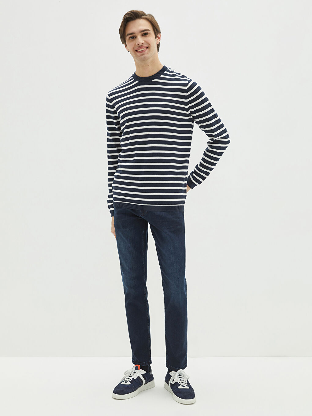 Pull-over en Tricot à Rayures pour Hommes à Col Rond et Manches Longues-2