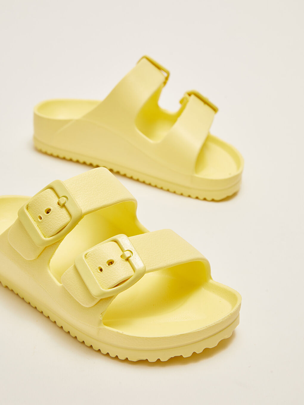 Double Band Buckle Detailed Girls Slippers-2