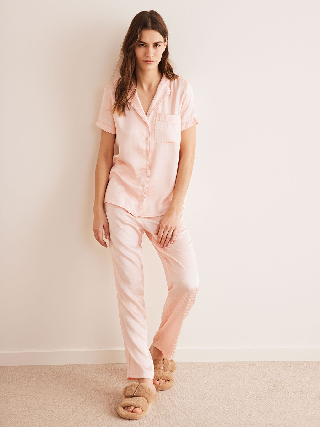 Ensemble de Pyjamas pour Femmes en Satin à Manches Courtes et Imprimé à Col de Chemise-1
