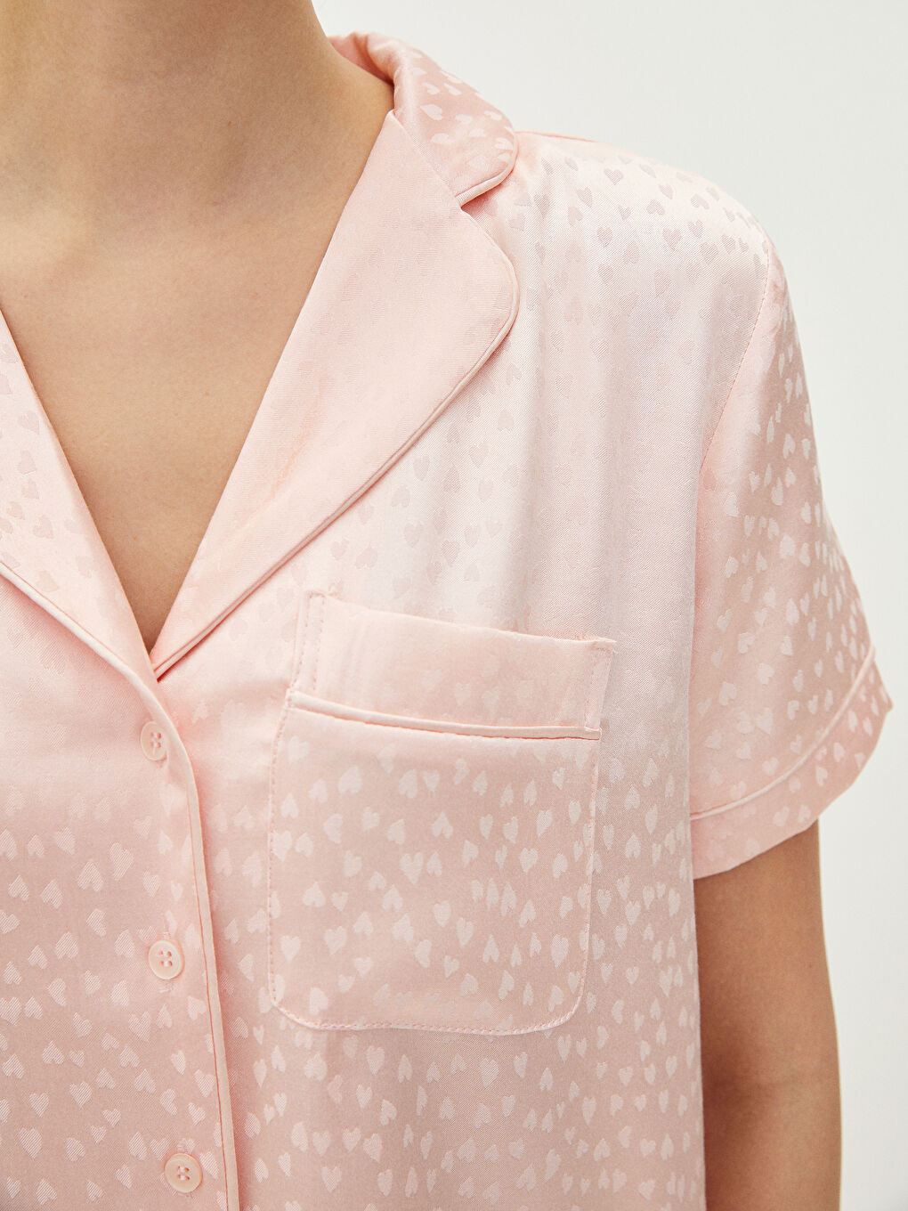 Ensemble de Pyjamas pour Femmes en Satin à Manches Courtes et Imprimé à Col de Chemise-5