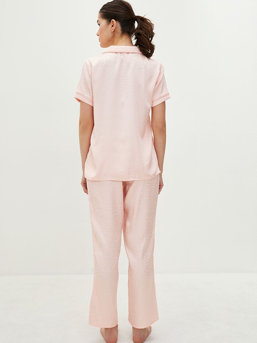 Ensemble de Pyjamas pour Femmes en Satin à Manches Courtes et Imprimé à Col de Chemise-6