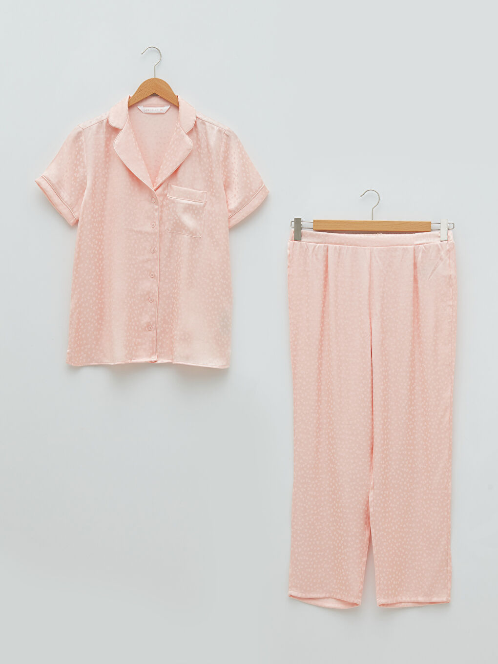 Ensemble de Pyjamas pour Femmes en Satin à Manches Courtes et Imprimé à Col de Chemise-7