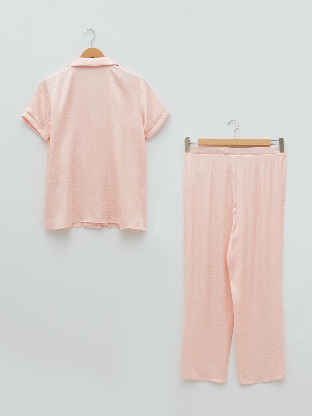 Ensemble de Pyjamas pour Femmes en Satin à Manches Courtes et Imprimé à Col de Chemise-8