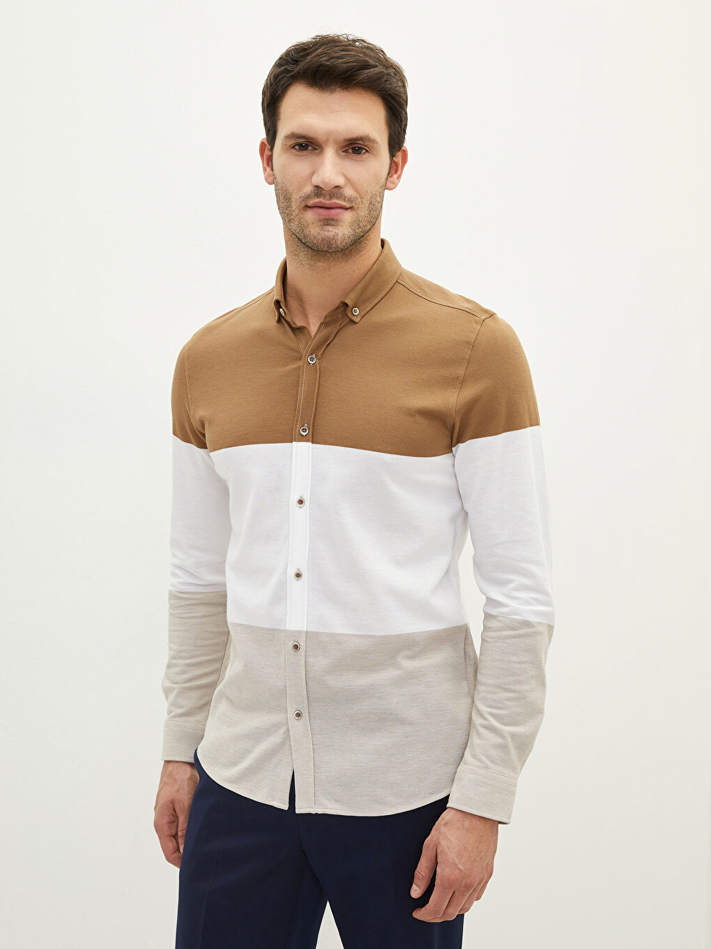 قميص رجالي ضيق بأكمام طويلة وكتلة ألوان-1