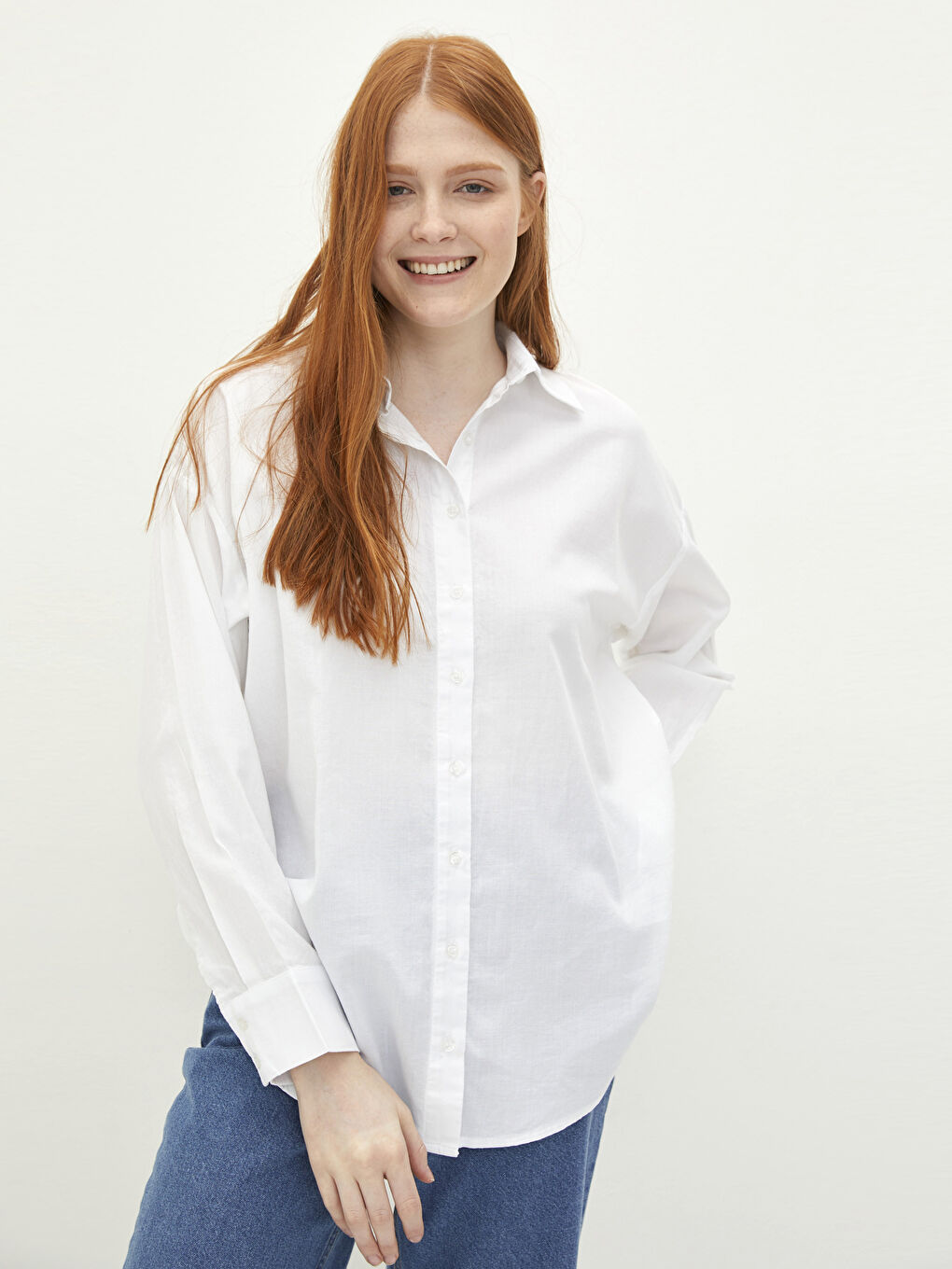 Beyaz Önden Düğme Kapamalı Düz Uzun Kollu Poplin Kadın Gömlek-1